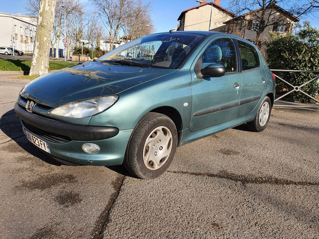 PEUGEOT 206 2 0 HDI 90CH XT PREMIUM Autopole